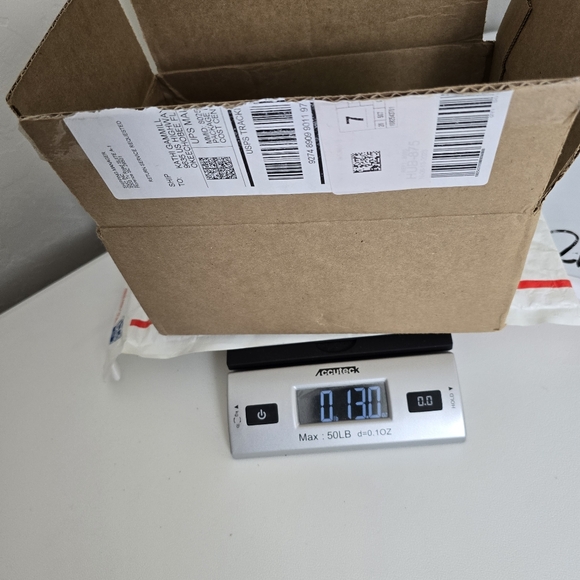 Cabbage Leaf Mold Salad Bowl Vintage Green Retro Serving Bowl 1970 Glossy - Picture 9 of 9